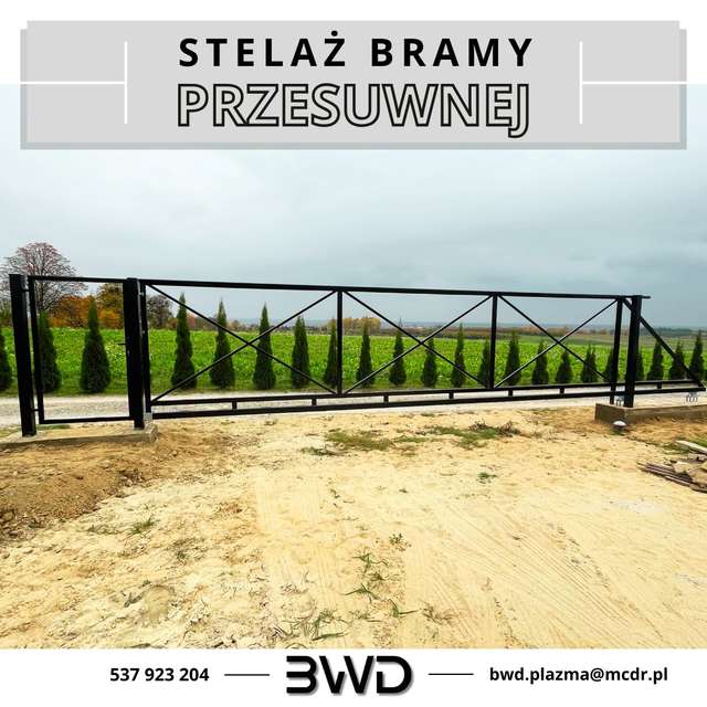 Stalowy stelaż bramy przesuwnej podczas wykonania w warsztacie