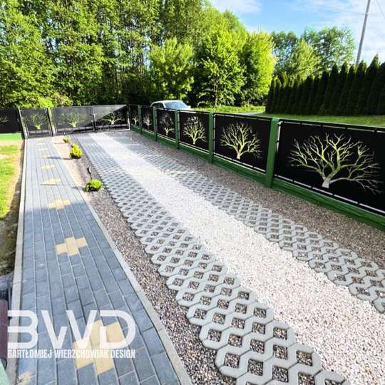 Ogrodzenie CNC z motywem drzewa wykonane przez BWD w Gościeradowie